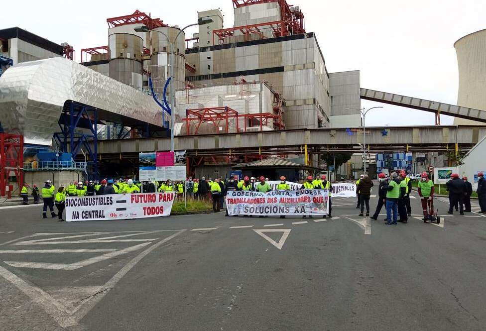 Protesta de trabajadores y contratistas de Endesa en As Pontes