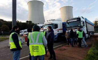 Imagen de archivo de una movilización frente a la central de Endesa en As Pontes EFE /Kiko Delgado