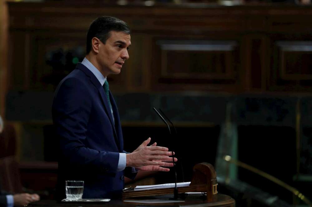 El presidente del Gobierno, Pedro Sánchez, interviene este miércoles durante la sesión de control en el Congreso de los Diputados. EFE/Emilio Naranjo