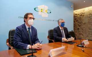 El presidente de la CEOE, Antonio Garamendi, y el de la patronal gallega, Juan Manuel Vieites
