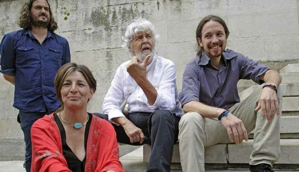 Yolanda Díaz junto a Xosé Manuel Beiras, Pablo Iglesias y Antón Sánchez