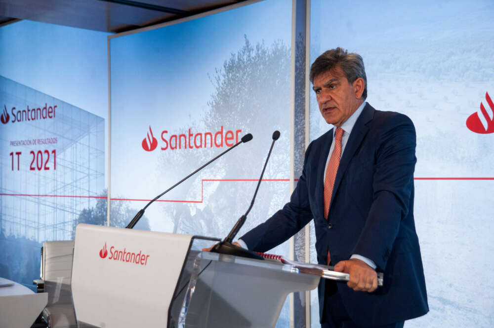 El consejero delegado del Santander, José Antonio Álvarez, dice que el esquema de remuneración de la banca es el más regulado