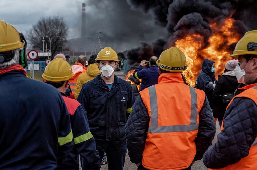 Foto de archivo de las protestas en la factoría de aluminio de San Cibrao. EFE/Emilio Pérez