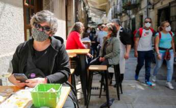 Imagen de vecinos de Vigo en unas terrazas de la ciudad. Foto: Europa Press