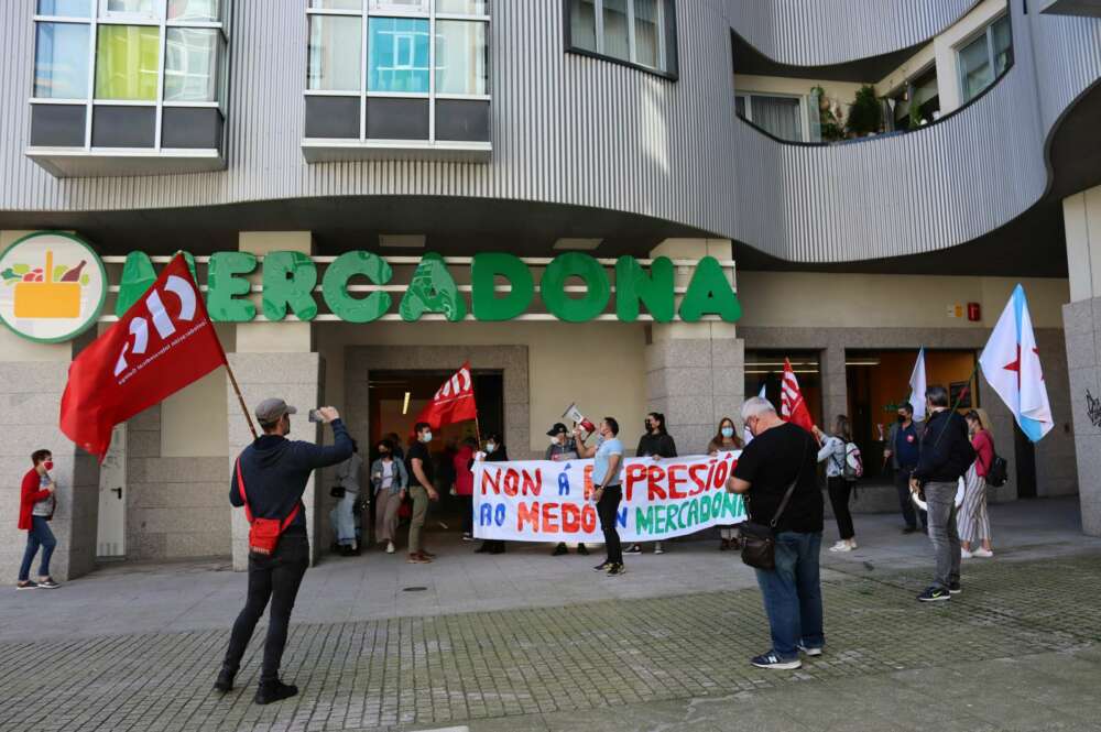 Concentración de la CIG en el Mercadona de Culleredo / CIG