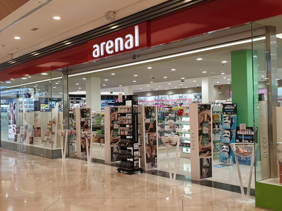 Tienda de Perfumerías Arenal en el centro comercial As Termas