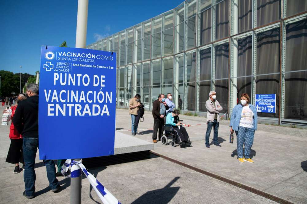 Punto de vacunación en A Coruña. EFE/ Moncho Fuentes