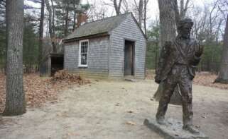 Réplica de la cabaña de Henry David Thoreau en Walden Pond