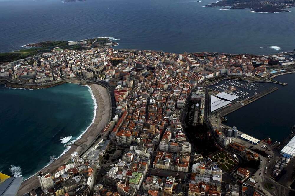Vista aérea de la ciudad de A Coruña. EFE/Cabalar