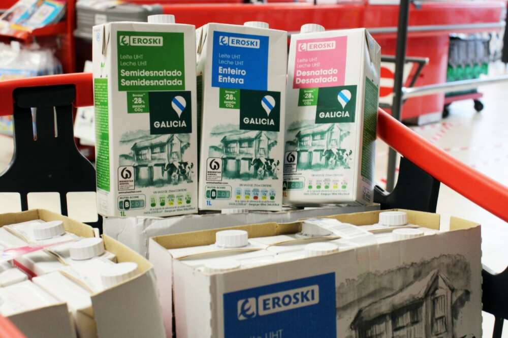 Vegalsa Eroski sube 2 céntimos el precio de la leche para contribuir a la sostenibilidad de la cadena de valor