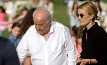 El empresario Amancio Ortega y su hija Marta Ortega a su llegada a la trigésimo octava edición del Concurso Internacional de Saltos de Casas Novas. EFE/Cabalar