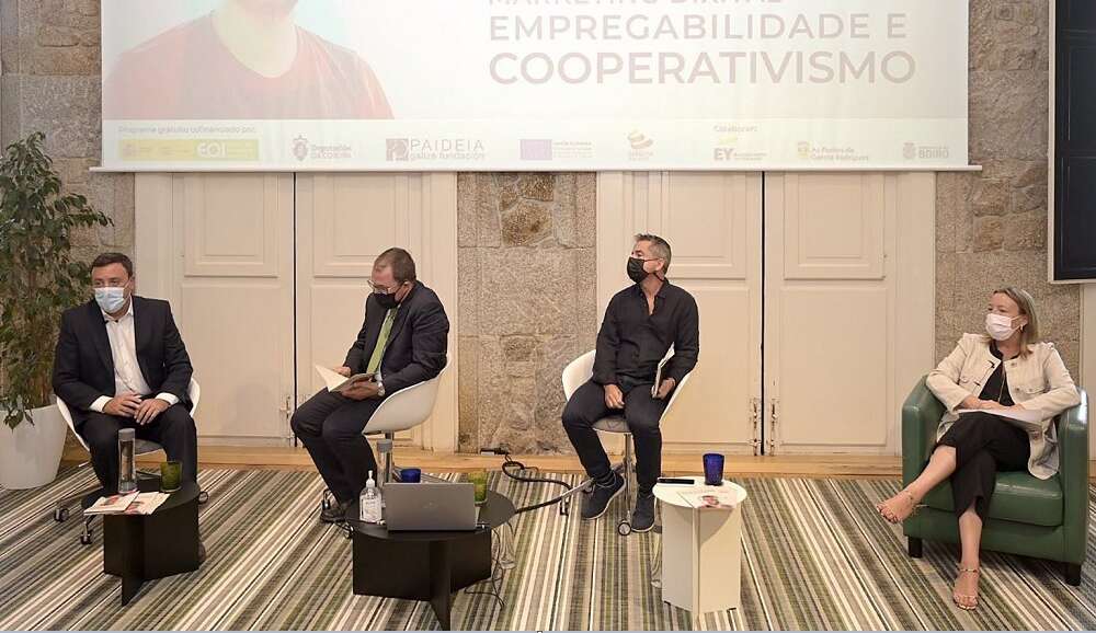 Valentín González Formoso y Raül Blanco en un acto en la Fundación Paideia en A Coruña. Foto: Europa Press