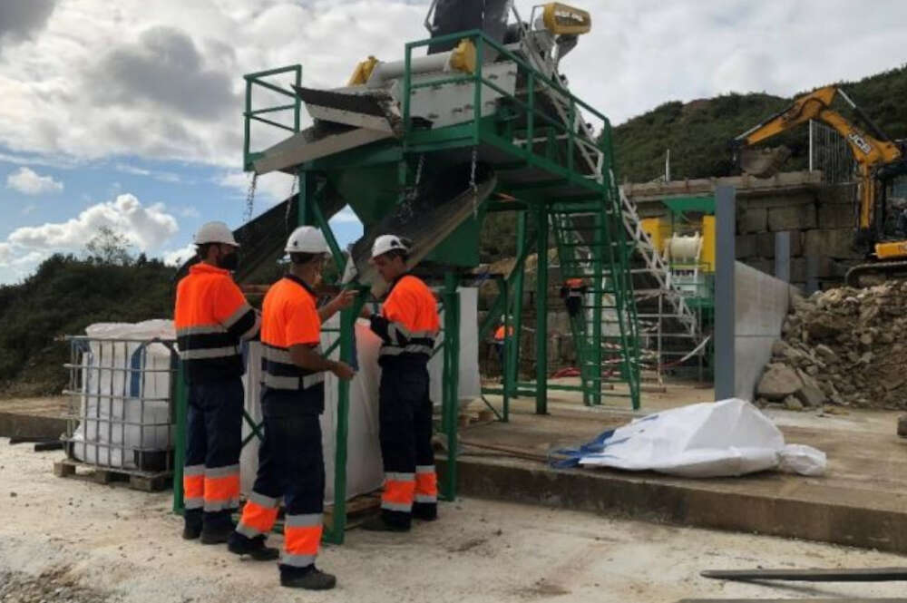 Imagen de la planta piloto de Pivotal Metals en Varilongo (Santa Comba)