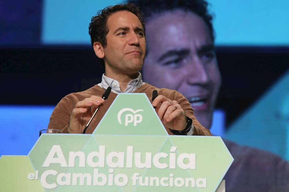 El secretario general del Partido Popular, Teodoro García Egea, interviene este sábado en el Congreso del PP andaluz, en el que será reelegido de nuevo como líder el presidente de la Junta de Andalucía, Juanma Moreno. EFE/ Pepe Torres