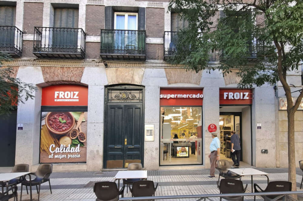 Supermercado Froiz en la calle Alcalá / Froiz
