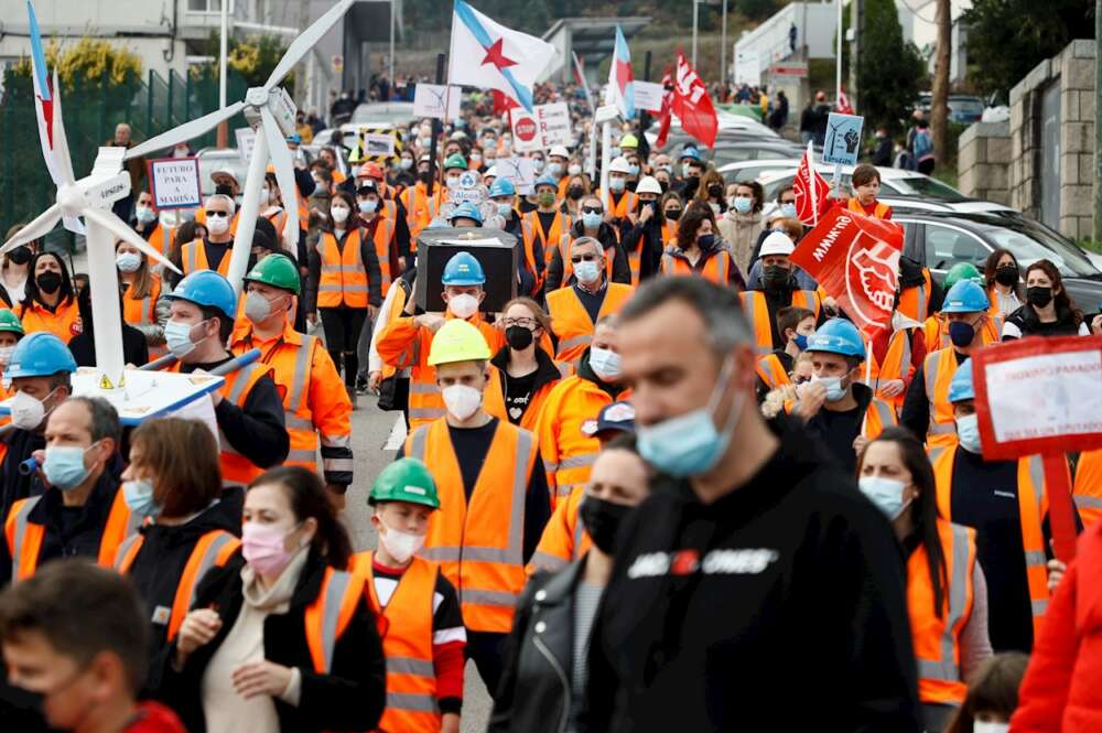 A Mariña acoge una jornada de huelga general ante la situación de Alcoa y Vestas. Foto: EFE/ Eliseo Trigo