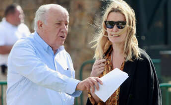 Amancio Ortega junto a su hija Marta en Casas Novas / EFE / Cabalar