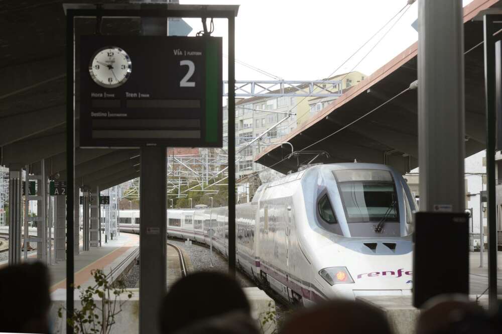 Inauguración de la línea de AVE Madrid-Galicia, en la Estación de A Gudiña-Porta, a 20 de diciembre de 2021. - Rosa Veiga -