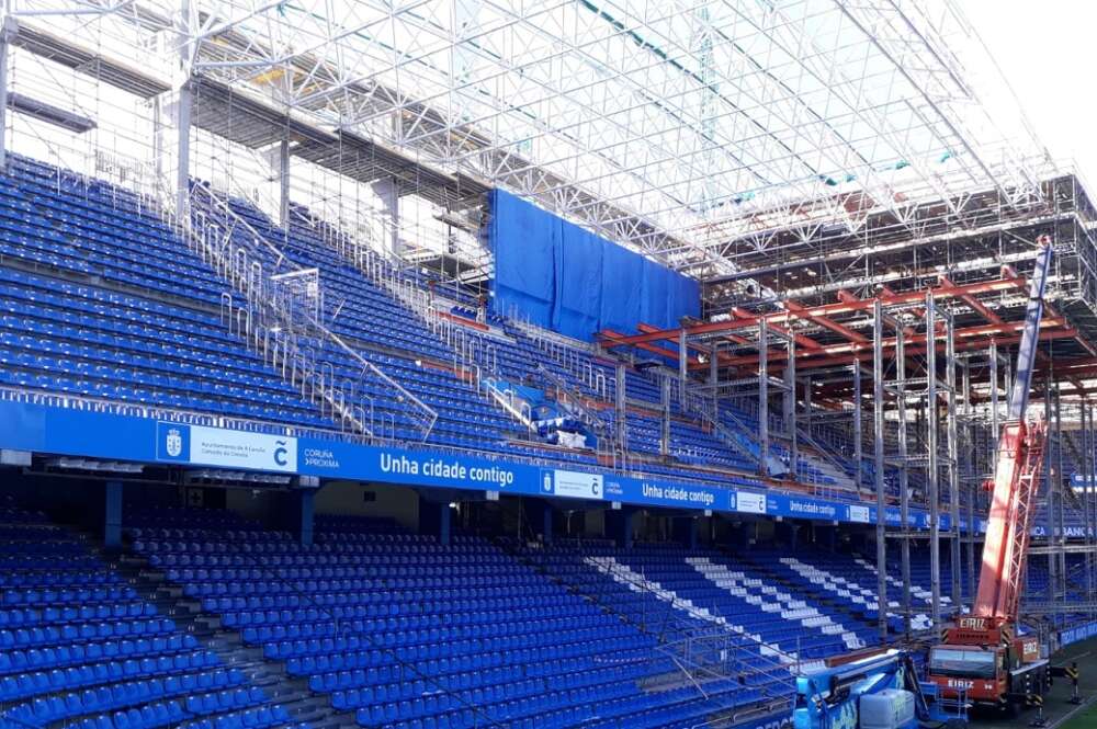 Arias Infraestructuras abordó las obras de renovación y cambio de cubierta en el estadio de Riazor. Foto: Arias