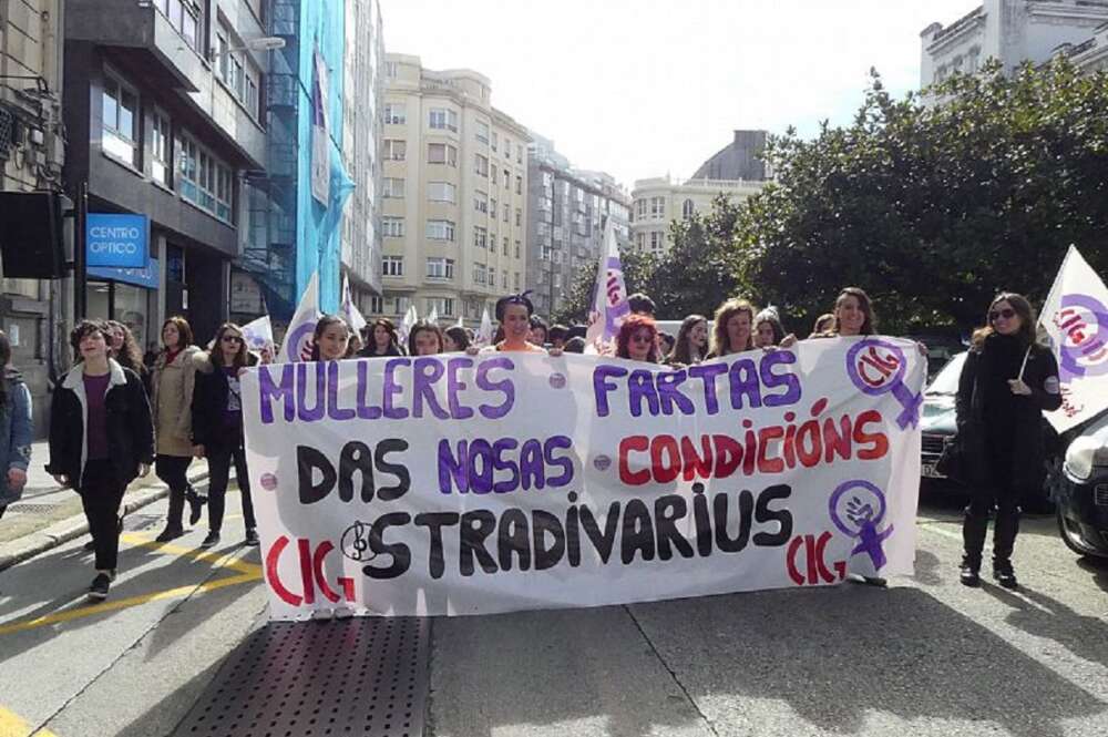Imagen de archivo de una protesta del sindicato CIG por los horarios de la plantilla de Stradivarius. Foto: CIG