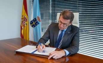 Feijóo firma su acta de renuncia como presidente del PP gallego