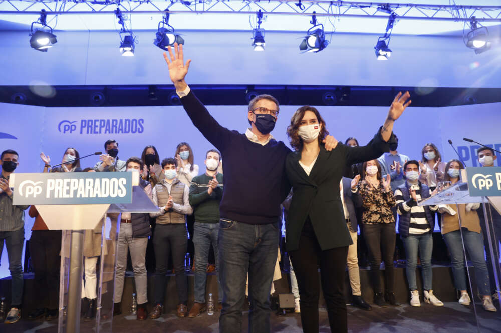 Alberto Núñez Feijóo e Isabel Díaz Ayuso en el acto en Madrid de la campaña a las primarias del PP, con el presidente gallego como único candidato. Foto: Juanjo Martín/EFE