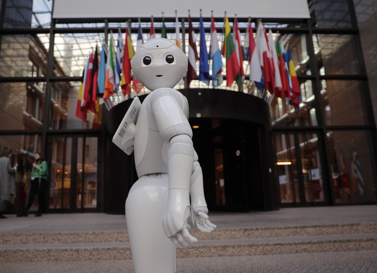 Robot en la sede del Consejo de la UE en Bruselas. Foto: EFE