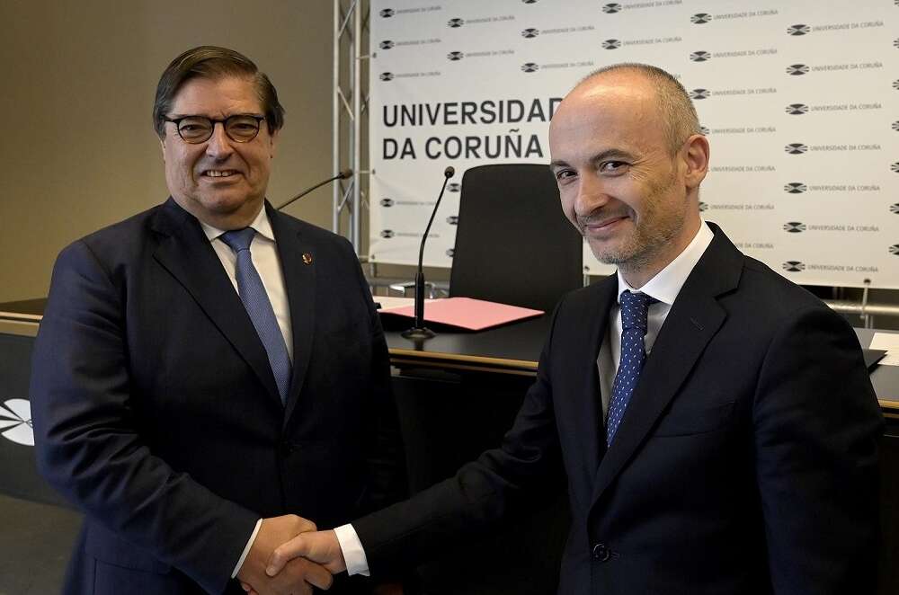Julio Abalde, rector de la UDC, y Óscar García Maceiras, CEO de Inditex
