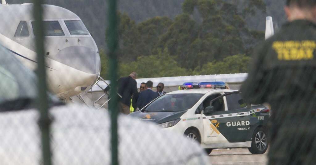 Avión en el que viajaba el rey emérito tras su aterrizaje en España