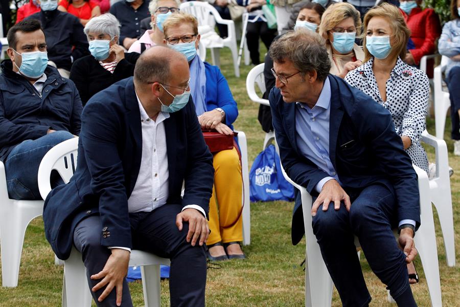 Alberto Núñez Feijóo, junto a su 'mano derecha', Miguel Tellado