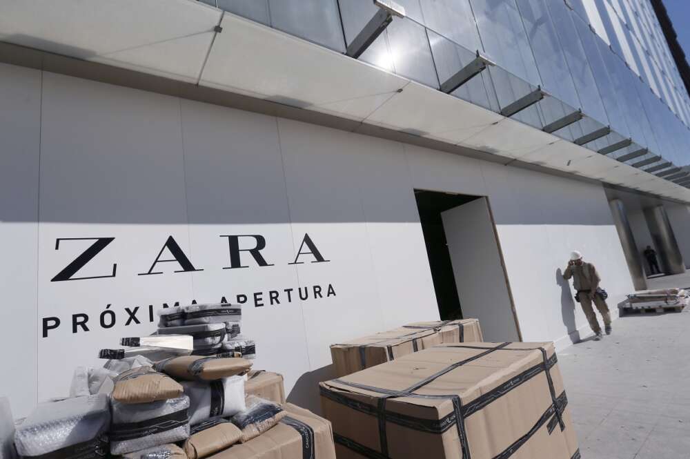 Foto de archivo de unas obras en una tienda de Zara. Foto: EFE