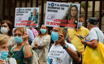 manifestación victimas y familiares del accidente ferroviario de Angrois