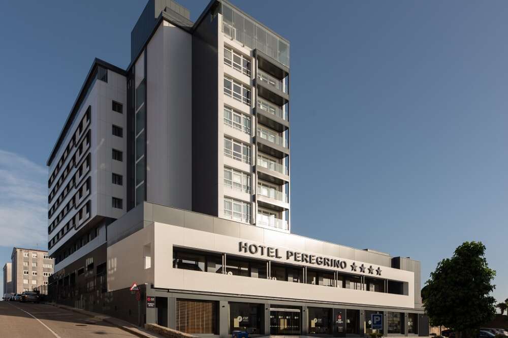 Fachada del hotel Exe Peregrino, de Hotusa, en Santiago de Compostela