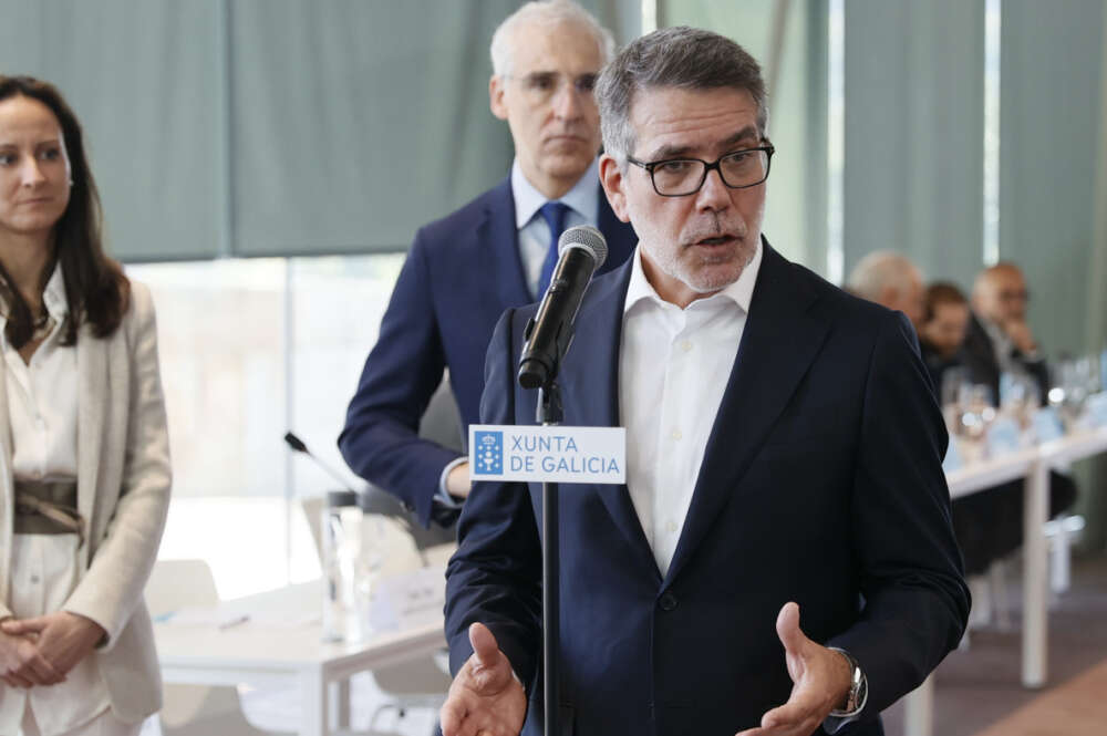 José Soares de Pina, consejero delegado de Altri, durante la presentación del proyecto para construir una fábrica de fibra textil en Palas de Rei (Lugo) / EFE