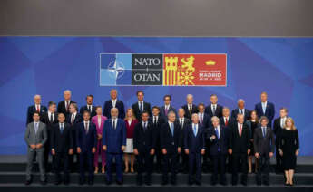 Foto de familia de los asistentes a la cumbre de la OTAN