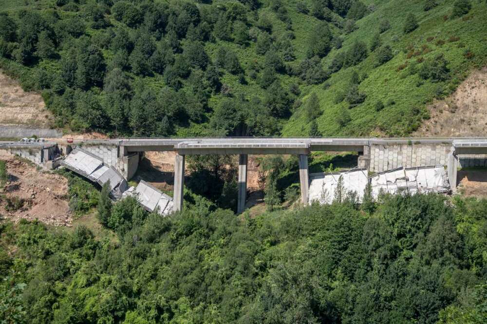 Vista delas obras de reparación de los viaductos del Castro, en la localidad lucense de Pedrafita