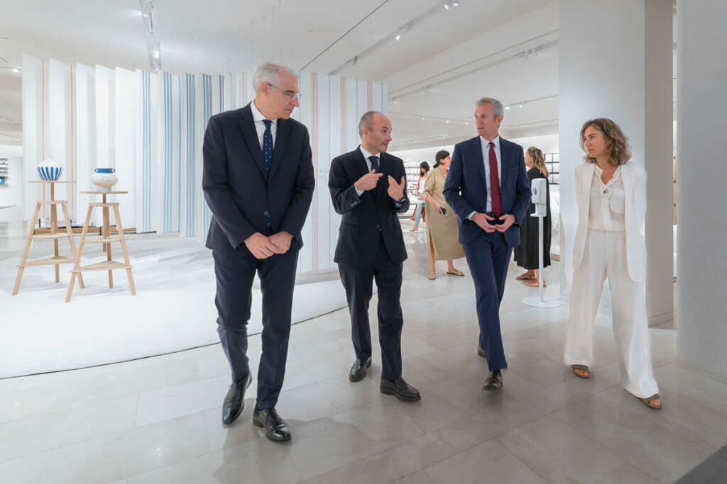 Visita de Alfonso Rueda y Francisco Conde a las instalaciones de Inditex en Arteixo