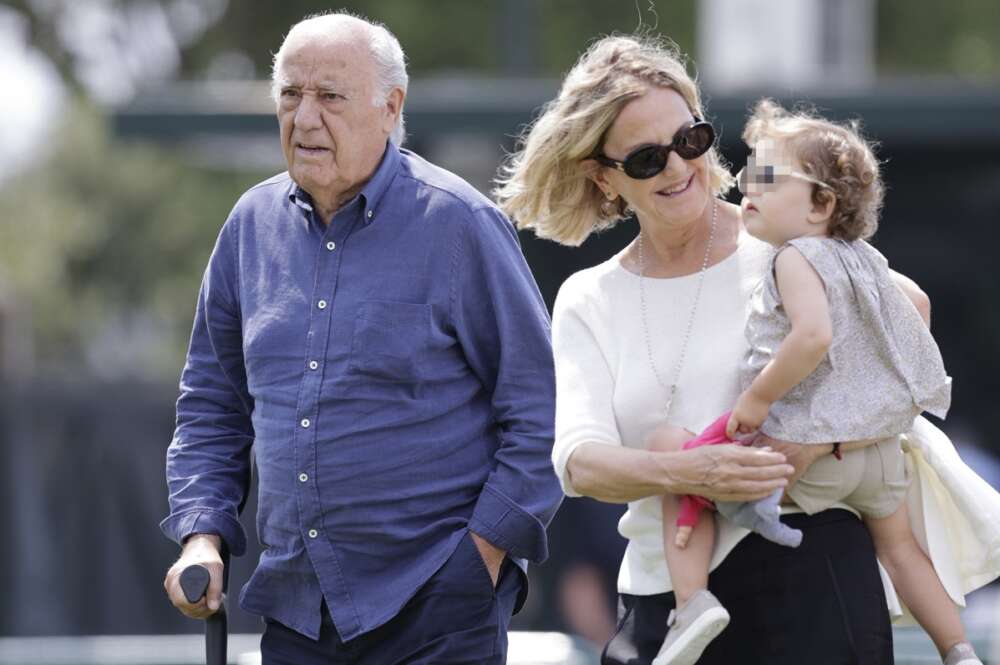 Amancio Ortega con su mujer, Flora Pérez Marcote