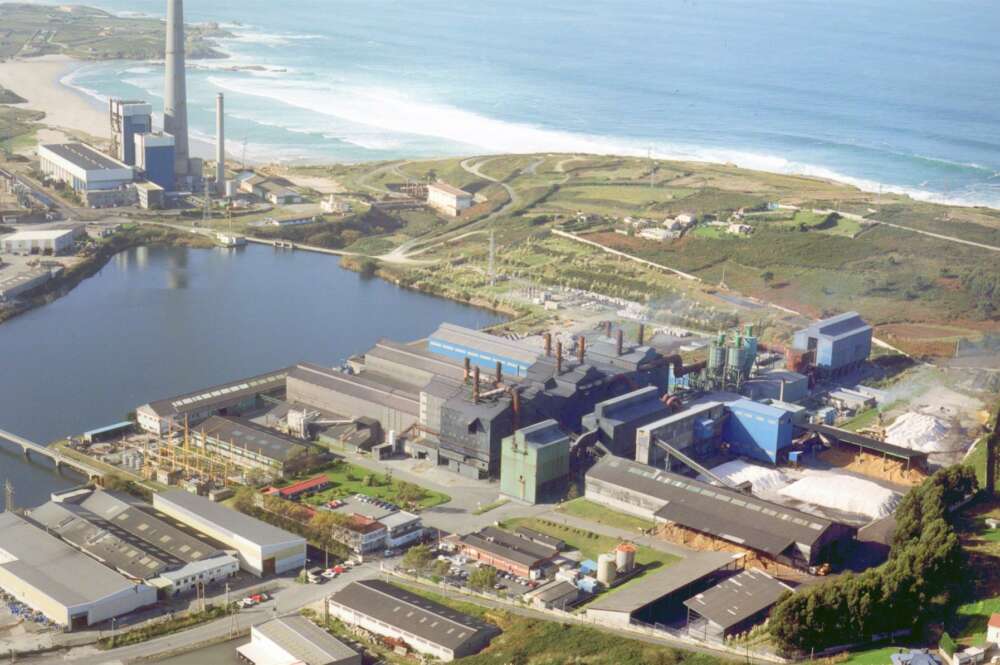 Fábrica de Ferroatlántica (Ferroglobe) en Sabón