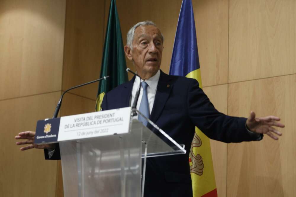 El presidente de la República de Portugal, Marcelo Rebelo de Sousa, visita a la comunidad portuguesa de Andorra después de su encuentro con la ministra de exteriores de Andorra, Maria Ubach, con ocasión de las celebraciones del Dia de Portugal, de Camões y de las Comunidades Portuguesas. EFE / Fernando Galindo