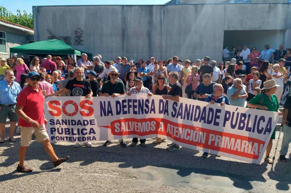 Concentración en el centro de salud de Baltar, en Portonovo, contra el "desmantelamiento" de la sanidad pública