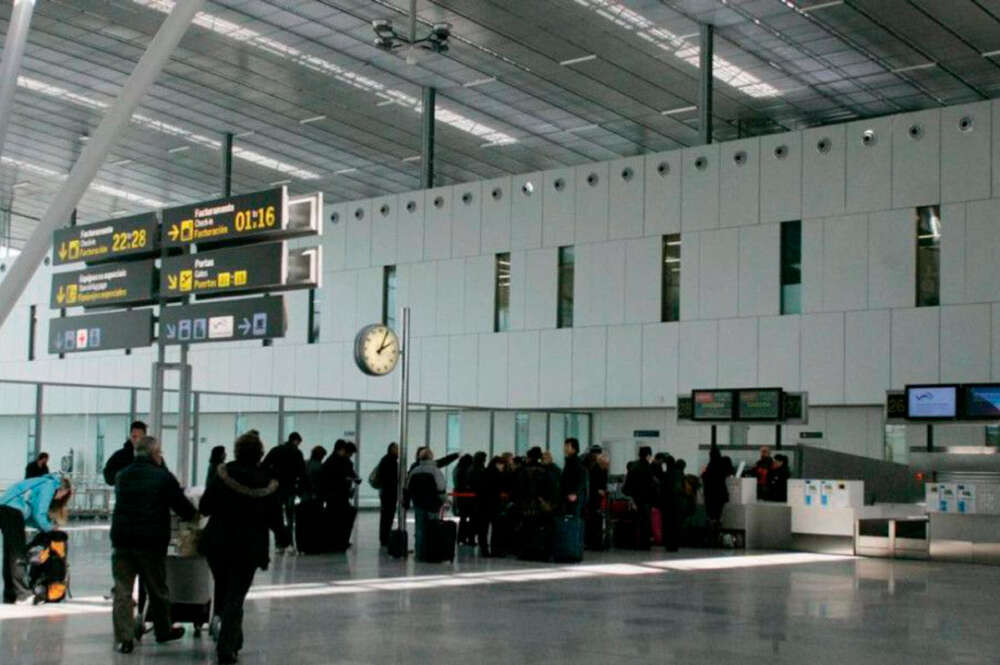 Vista interior del aeropuerto de Lavacolla