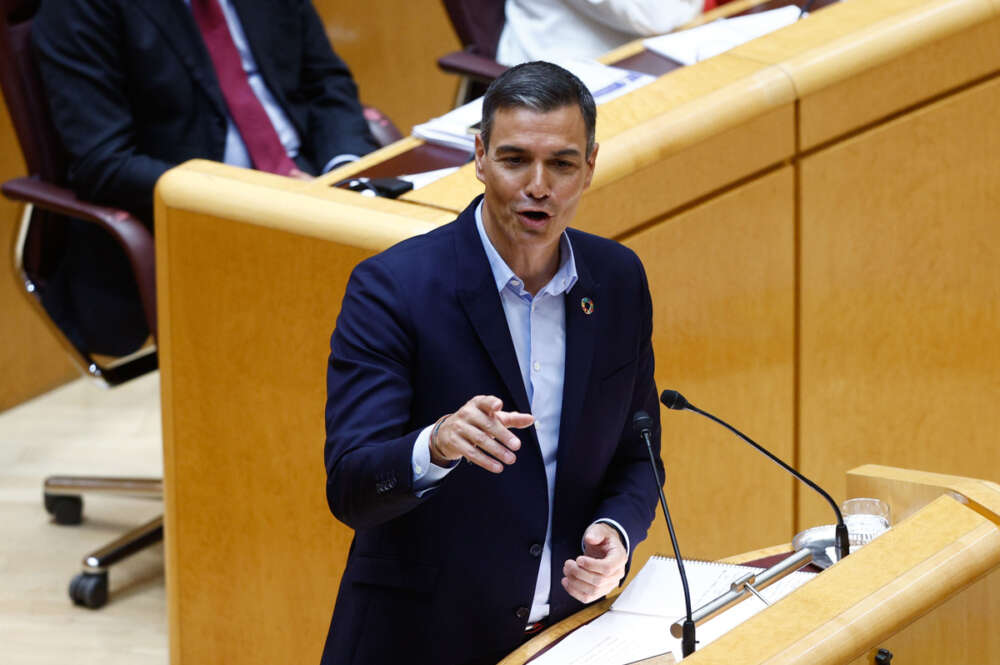 El presidente del Gobierno, Pedro Sánchez, interviene en el pleno del Senado celebrado este martes en Madrid. El cara a cara en el Senado entre el presidente del Gobierno, Pedro Sánchez, y el líder de la oposición, Alberto Núñez Feijóo, da inicio a un curso parlamentario marcado por las elecciones autonómicas y locales de mayo y por la situación económica y energética, condicionada por la guerra en Ucrania. EFE/ Rodrigo Jiménez