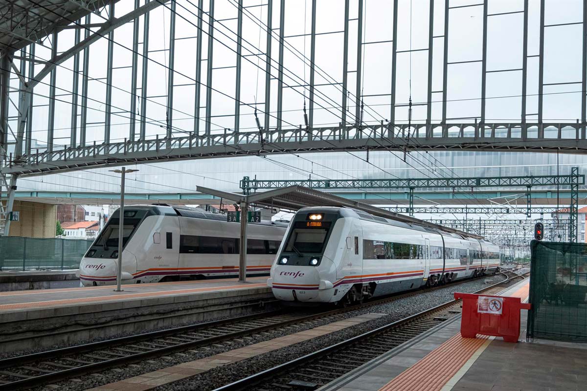 Los usuarios de Renfe en Galicia pueden adquirir desde hoy los abonos gratuitos