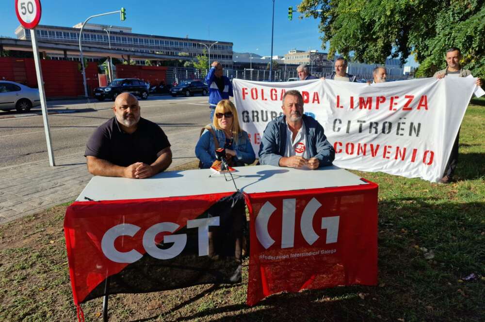 Rueda de prensa de tabajadores de la limpieza de la fábrica de Stellantis Vigo / Europa Press