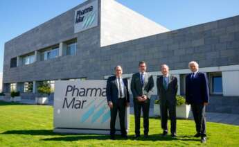 El presidente de Pharma Mar, junto al presidente de la CEOE, Antonio Garamendi, durante una visita a sus instalaciones