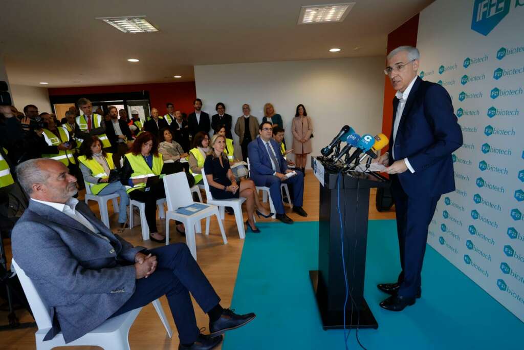 Francisco Conde en su intervención durante la visita a las instalaciones de IFFE Biotech