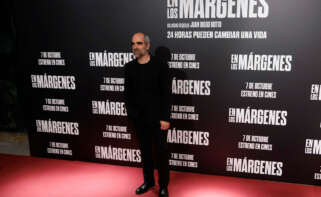 El actor Luis Tosar a su llegada al estreno de la película "En los Márgenes", hoy martes en el Cine Capitol de Madrid