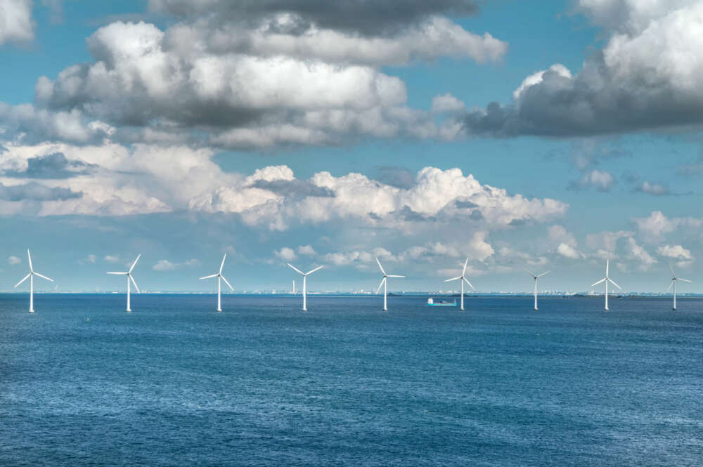 IberBlue Wind, la joint venture de Amper, ve en Galicia el "potencial necesario" para levantar sus aerogeneradores flotantes