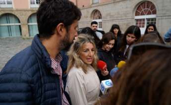 La vicepresidenta segunda del Gobierno y ministra de Trabajo y Economía Social, Yolanda Díaz, ofrece declaraciones a los medios a su llegada a un homenaje al exsenador de Podemos José García Buitrón - M. Dylan